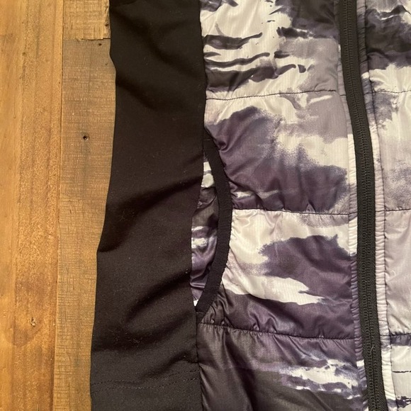 Zella Girl Black/White Tie Dye Quilted Hooded Winter Puffer Vest Size M (8/10) - Picture 8 of 12